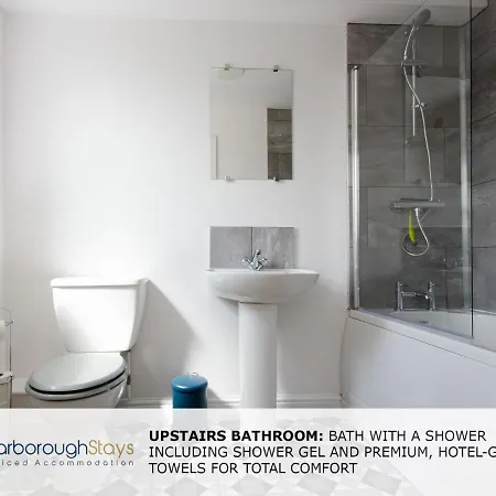 Candler - 3 Bedroom Townhouse With Parking - Patio Area & Seating * סקארבורו