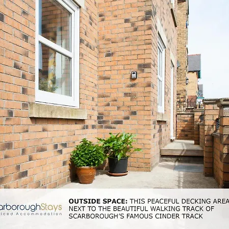 בית נופש Candler - 3 Bedroom Townhouse With Parking - Patio Area & Seating *