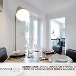 Prázdninový dům Candler - 3 Bedroom Townhouse With Parking - Patio Area & Seating *