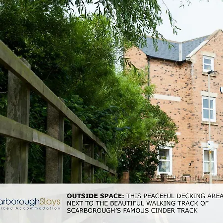 Candler - 3 Bedroom Townhouse With Parking - Patio Area & Seating Vakantiehuis *