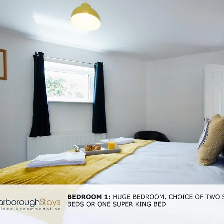 Vakantiehuis Candler - 3 Bedroom Townhouse With Parking - Patio Area & Seating