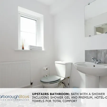Tatil Evi Candler - 3 Bedroom Townhouse With Parking - Patio Area & Seating Scarborough