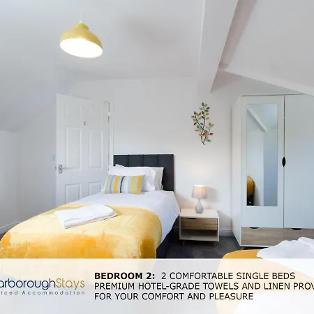 Candler - 3 Bedroom Townhouse With Parking - Patio Area & Seating * Скарборо