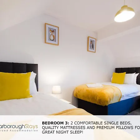 Candler - 3 Bedroom Townhouse With Parking - Patio Area & Seating * Скарборо