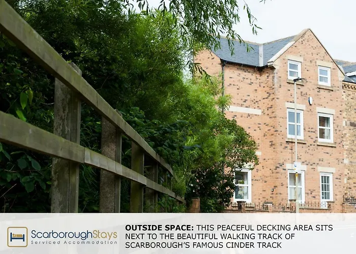 Candler - 3 Bedroom Townhouse With Parking - Patio Area & Seating Semesterbostad *