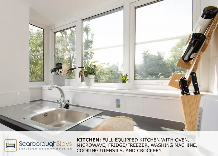 Semesterbostad Candler - 3 Bedroom Townhouse With Parking - Patio Area & Seating